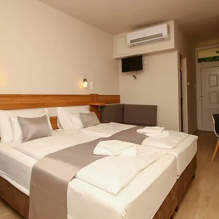 Xendala Panzio 3* Balatonakarattya