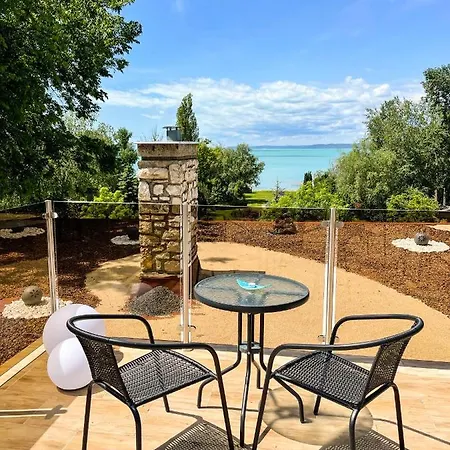 Frühstückspension Xendala Panzio Balatonakarattya