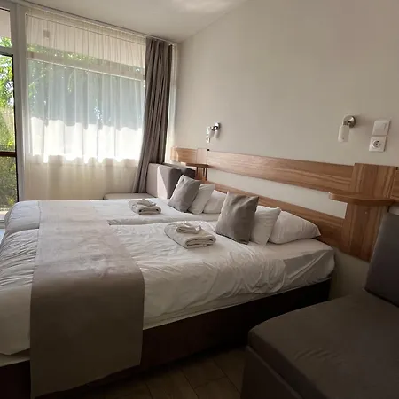 Xendala Panzio Balatonakarattya